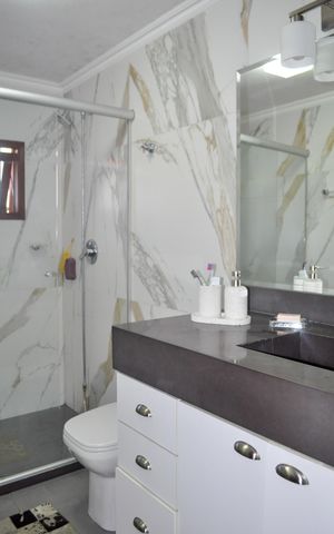 Casa de condomínio à venda com 188m², 3 quartos e 2 vagas Casa de condomínio à venda com 188m², 3 quartos e 2 vagasBanheiro suite