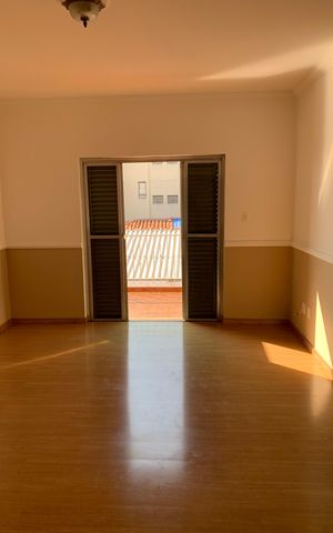 Casa para alugar com 408m², 4 quartos e 4 vagasQuarto