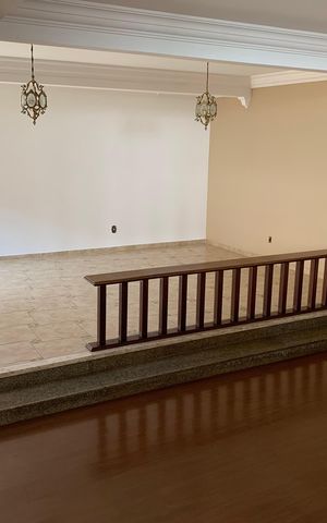 Casa para alugar com 408m², 4 quartos e 4 vagasSala
