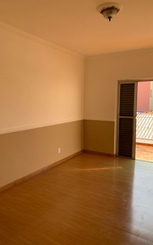 Casa para alugar com 408m², 4 quartos e 4 vagasQuarto