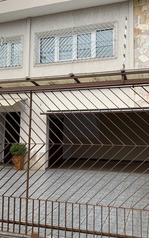 Casa para alugar com 408m², 4 quartos e 4 vagasFachada