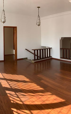 Casa para alugar com 408m², 4 quartos e 4 vagasSala