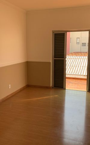 Casa para alugar com 408m², 4 quartos e 4 vagasSala