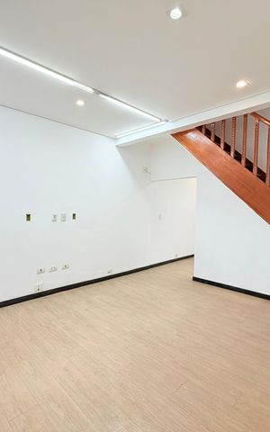 Casa para alugar com 120m², 2 quartos e 2 vagas Casa para alugar com 120m², 2 quartos e 2 vagasSala
