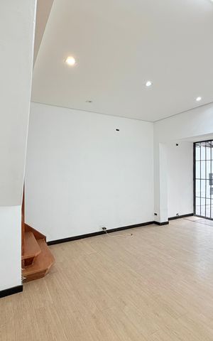 Casa para alugar com 120m², 2 quartos e 2 vagas Casa para alugar com 120m², 2 quartos e 2 vagasSala