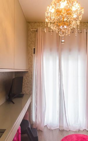 Casa de condomínio para alugar com 400m², 3 quartos e 6 vagas Casa de condomínio para alugar com 400m², 3 quartos e 6 vagasCloset da Suíte 2