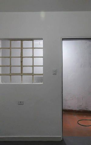 Casa para alugar com 60m², 1 quarto e sem vaga Casa para alugar com 60m², 1 quarto e sem vagaSala