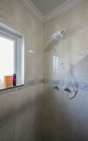 Casa à venda com 320m², 3 quartos e 6 vagasBanheiro