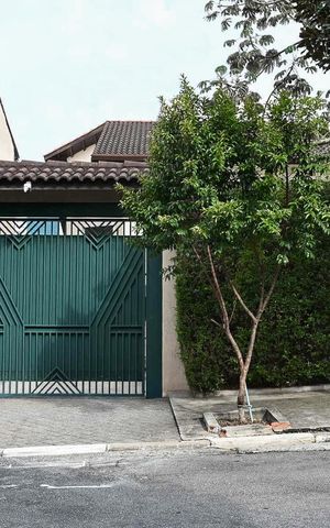 Casa à venda com 320m², 3 quartos e 6 vagasFachada