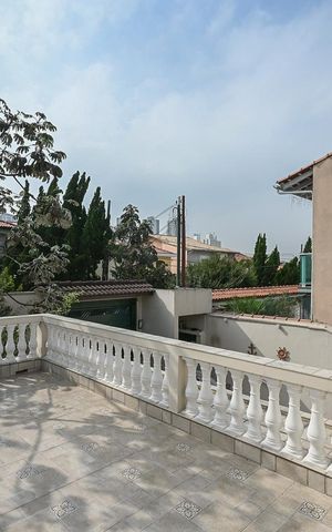 Casa à venda com 320m², 3 quartos e 6 vagasVaranda da Suíte 