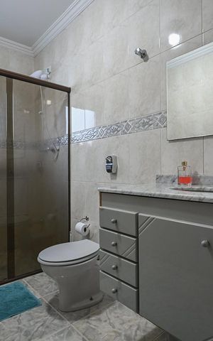 Casa à venda com 320m², 3 quartos e 6 vagasBanheiro