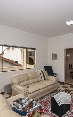 Casa à venda com 320m², 3 quartos e 6 vagasSala