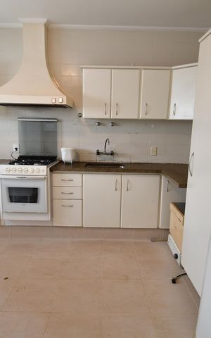 Casa para alugar com 659m², 4 quartos e 6 vagasCozinha