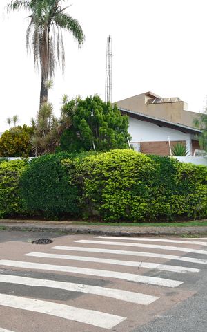 Casa para alugar com 659m², 4 quartos e 6 vagasFachada