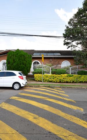 Casa para alugar com 659m², 4 quartos e 6 vagasFachada