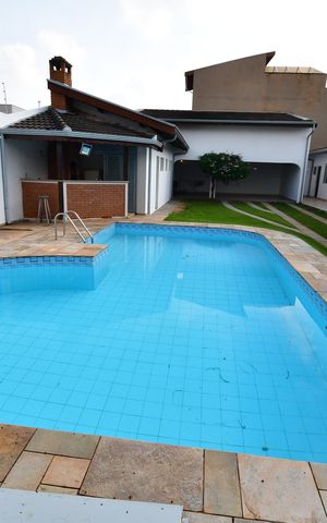 Casa para alugar com 659m², 4 quartos e 6 vagasPiscina