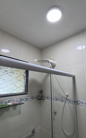 Casa de condomínio à venda com 135m², 3 quartos e 2 vagas Casa de condomínio à venda com 135m², 3 quartos e 2 vagasBanheiro do Quarto 1
