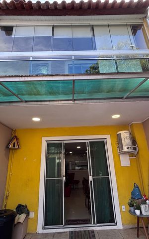 Casa de condomínio à venda com 135m², 3 quartos e 2 vagas Casa de condomínio à venda com 135m², 3 quartos e 2 vagasÁrea externa