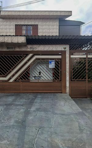 Casa à venda com 136m², 2 quartos e 2 vagas