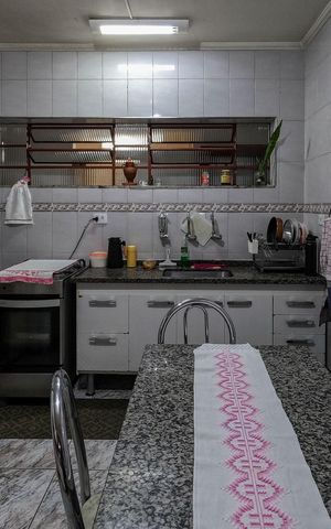 Casa à venda com 136m², 2 quartos e 2 vagas