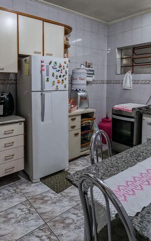 Casa à venda com 136m², 2 quartos e 2 vagas