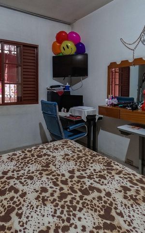 Casa à venda com 136m², 2 quartos e 2 vagas