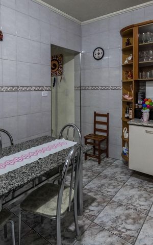 Casa à venda com 136m², 2 quartos e 2 vagas