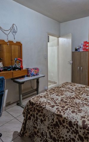 Casa à venda com 136m², 2 quartos e 2 vagas