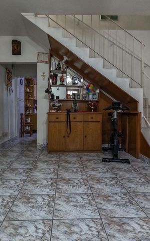 Casa à venda com 136m², 2 quartos e 2 vagas