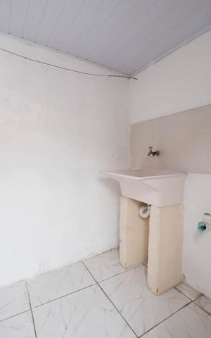 Casa para alugar com 70m², 2 quartos e sem vagaÁrea externa