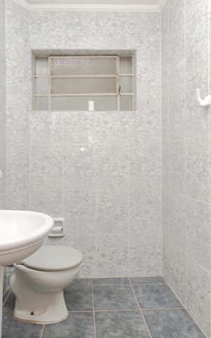 Casa para alugar com 118m², 3 quartos e 1 vaga Casa para alugar com 118m², 3 quartos e 1 vagaBanheiro social