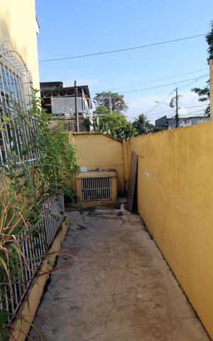 Casa à venda com 100m², 3 quartos e sem vagaQuintal - Frente