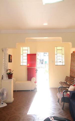 Casa à venda com 100m², 3 quartos e 3 vagasSala