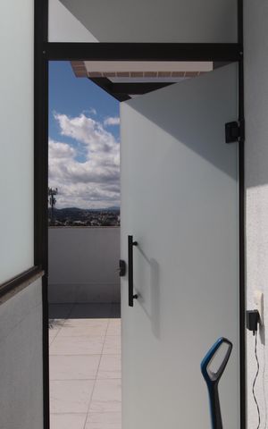 Apartamento à venda com 100m², 2 quartos e 1 vagaÁrea de Serviço