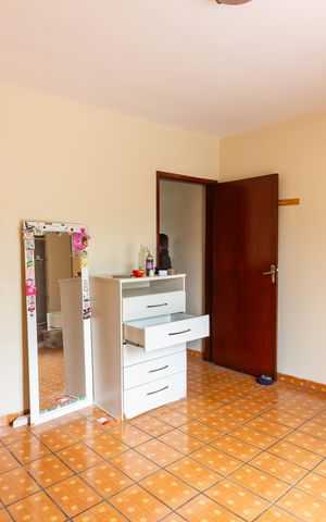 Casa à venda com 350m², 3 quartos e 2 vagas Casa à venda com 350m², 3 quartos e 2 vagasQuarto 1
