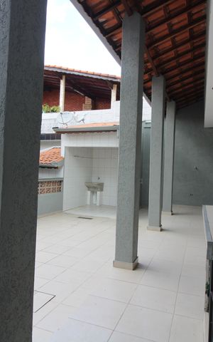 Casa à venda com 260m², 3 quartos e 2 vagasQuintal casa 2