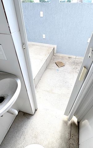 Casa à venda com 355m², 3 quartos e 4 vagas Casa à venda com 355m², 3 quartos e 4 vagasLavabo da Área Comum
