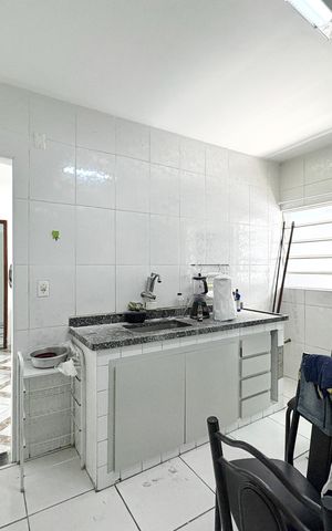 Casa à venda com 355m², 3 quartos e 4 vagas Casa à venda com 355m², 3 quartos e 4 vagasCozinha da Edícula
