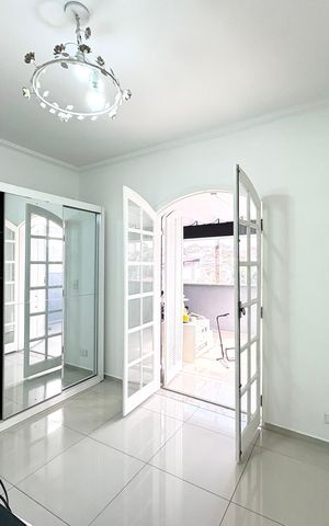 Casa à venda com 355m², 3 quartos e 4 vagas Casa à venda com 355m², 3 quartos e 4 vagasQuarto