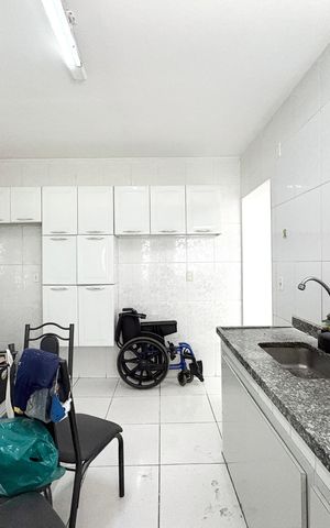 Casa à venda com 355m², 3 quartos e 4 vagas Casa à venda com 355m², 3 quartos e 4 vagasCozinha da Edícula