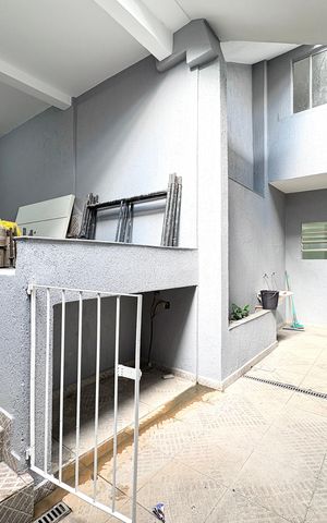 Casa à venda com 355m², 3 quartos e 4 vagas Casa à venda com 355m², 3 quartos e 4 vagasÁrea de Serviço da Edícula
