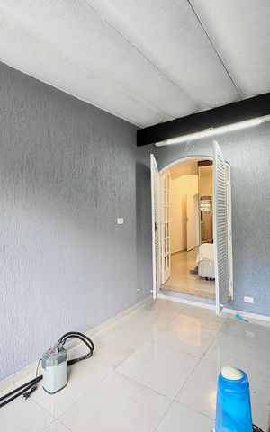 Casa à venda com 355m², 3 quartos e 4 vagas Casa à venda com 355m², 3 quartos e 4 vagasVaranda da Suíte