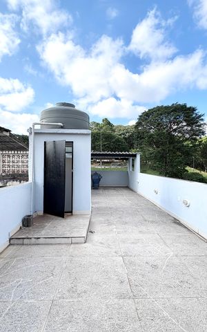 Casa à venda com 355m², 3 quartos e 4 vagas Casa à venda com 355m², 3 quartos e 4 vagasTerraço