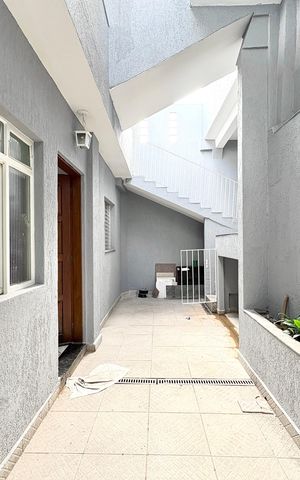 Casa à venda com 355m², 3 quartos e 4 vagas Casa à venda com 355m², 3 quartos e 4 vagasÁrea de Serviço da Edícula