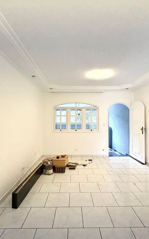 Casa à venda com 355m², 3 quartos e 4 vagas Casa à venda com 355m², 3 quartos e 4 vagasSala