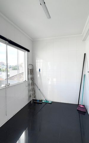 Casa à venda com 355m², 3 quartos e 4 vagas Casa à venda com 355m², 3 quartos e 4 vagasÁrea de Serviço