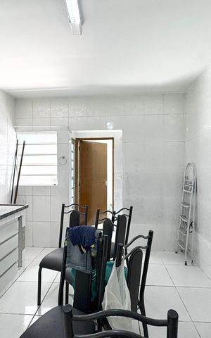 Casa à venda com 355m², 3 quartos e 4 vagas Casa à venda com 355m², 3 quartos e 4 vagasCozinha da Edícula
