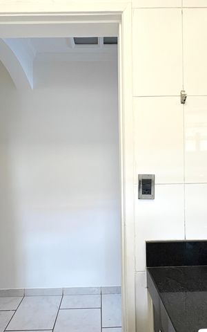 Casa à venda com 355m², 3 quartos e 4 vagas Casa à venda com 355m², 3 quartos e 4 vagasLavabo