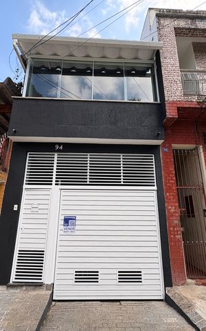 Casa à venda com 355m², 3 quartos e 4 vagas Casa à venda com 355m², 3 quartos e 4 vagasFachada