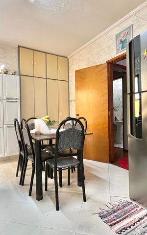 Casa à venda com 185m², 3 quartos e 2 vagas Casa à venda com 185m², 3 quartos e 2 vagasCozinha